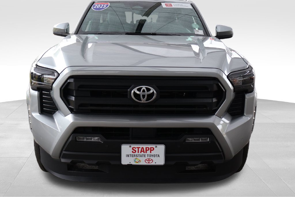 Certified 2025 Toyota Tacoma SR5 AWD/4WD image 9
