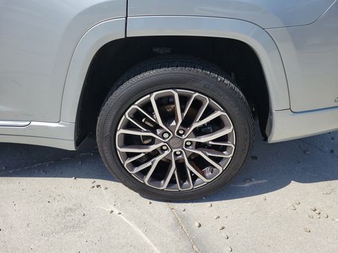 Used 2022 Jeep Grand Cherokee L Summit AWD/4WD image 7