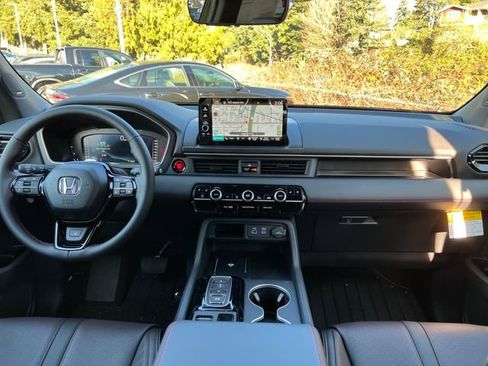 New 2025 Honda Pilot Black Edition image 11