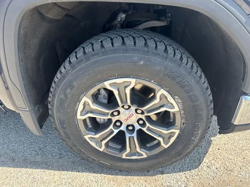 Used 2025 GMC Sierra 1500 SLT image 14