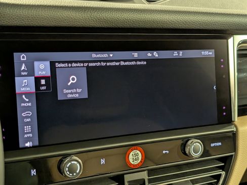 Certified 2025 Porsche Macan image 34