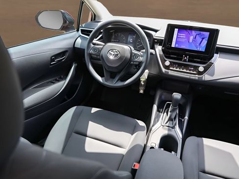 Used 2025 Toyota Corolla LE FWD image 25