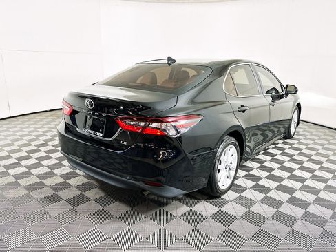 Used 2023 Toyota Camry LE image 3
