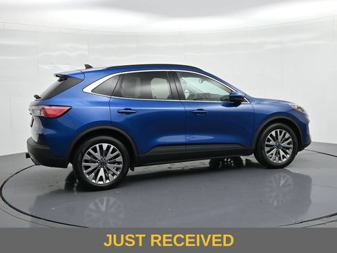 Used 2022 Ford Escape Titanium w/ Class II Trailer Tow Package AWD/4WD image 9