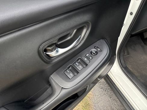 Used 2023 Honda HR-V LX image 11