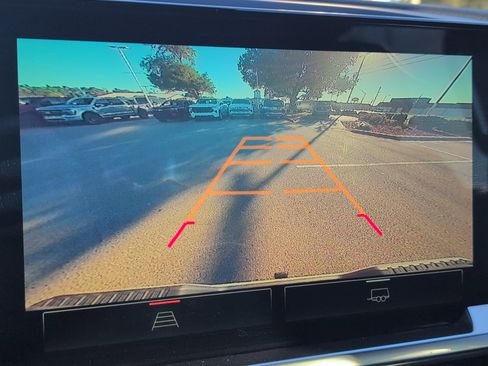 Used 2022 GMC Sierra 1500 Elevation image 19