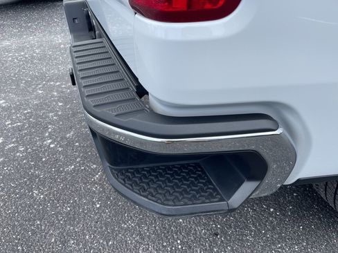 Used 2023 Chevrolet Silverado 1500 LT image 18