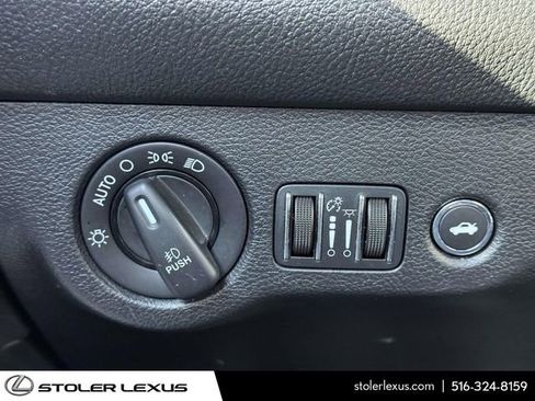 Used 2016 Dodge Challenger R/T Scat Pack w/ Leather Interior Group RWD image 20