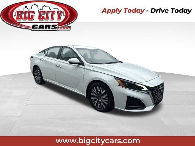 Used 2023 Nissan Altima 2.5 SV w/ SV Premium Package FWD image 1
