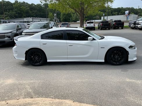 Used 2018 Dodge Charger R/T RWD image 8
