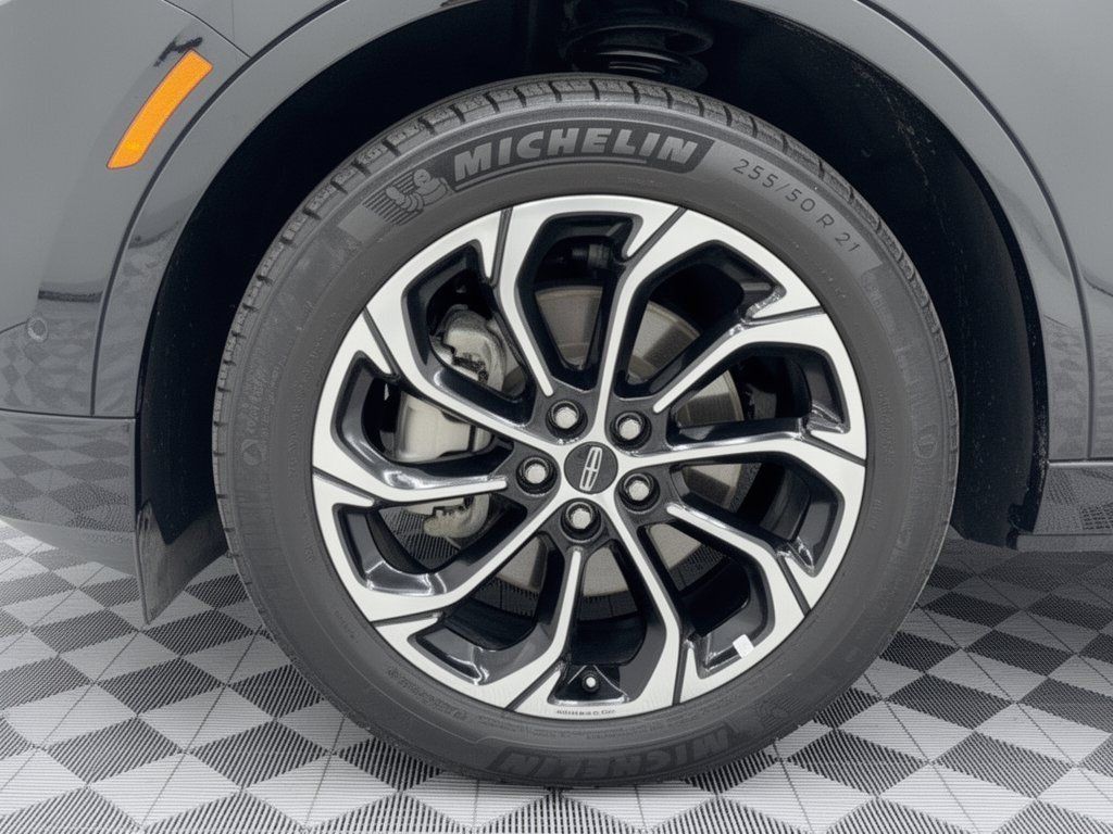 Used 2024 Lincoln Nautilus Reserve w/ Equipment Group 203A AWD/4WD image 13