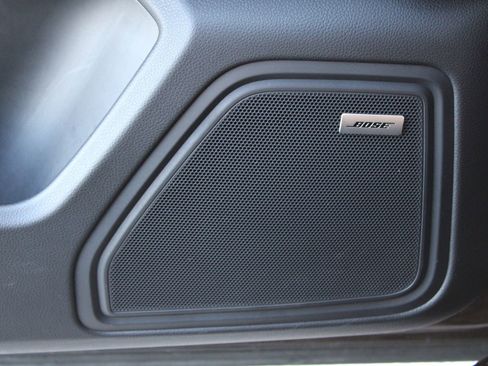 Certified 2024 Porsche Macan image 15