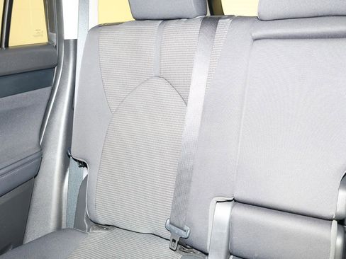 Used 2023 Toyota Highlander L image 12