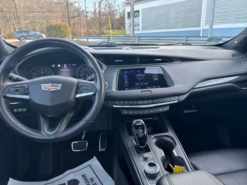 Used 2022 Cadillac XT4 Sport w/ Comfort Package image 15