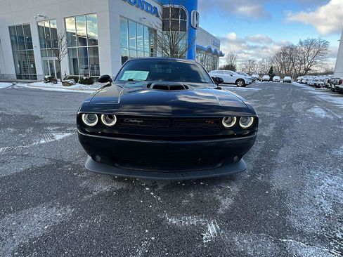 Used 2019 Dodge Challenger R/T w/ Plus Package image 9