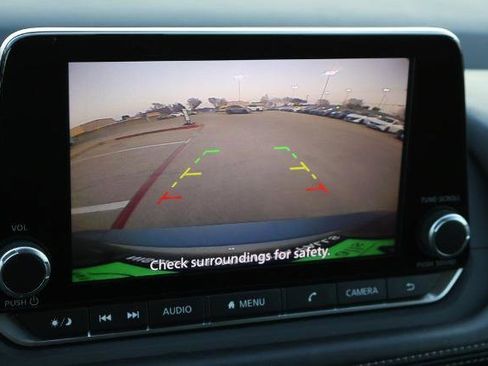 Certified 2025 Nissan Rogue SV image 21