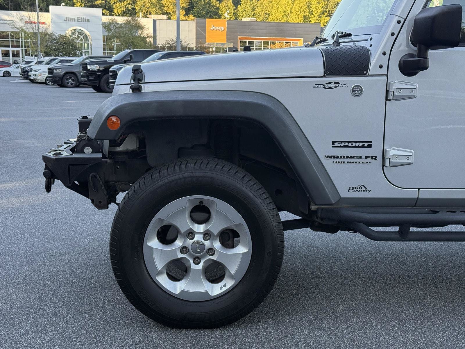 Used 2012 Jeep Wrangler Unlimited Sport AWD/4WD image 11