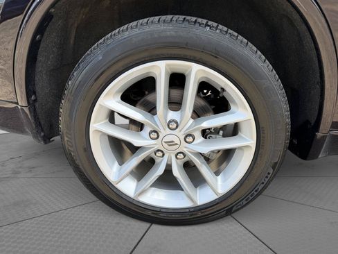 Used 2025 Dodge Durango GT AWD/4WD image 3