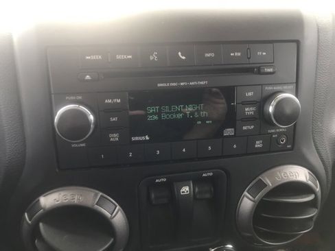 Used 2015 Jeep Wrangler Sport w/ Quick Order Package 24S image 6