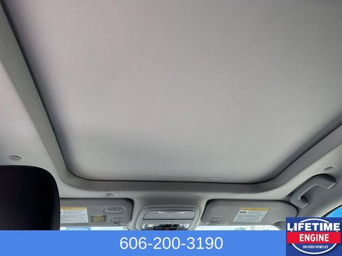 Used 2022 Lincoln Corsair AWD w/ Premium Package image 19