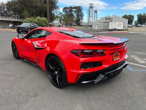 Used 2025 Chevrolet Corvette Z06 RWD image 10