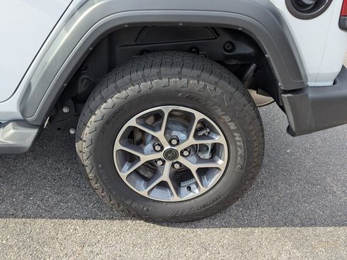 Used 2024 Jeep Wrangler Sport S image 29