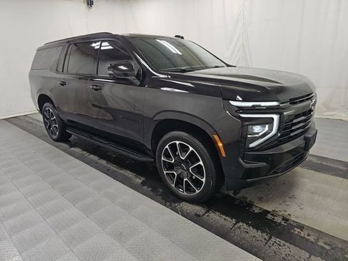 Used 2025 Chevrolet Suburban RST w/ Comfort Package image 1