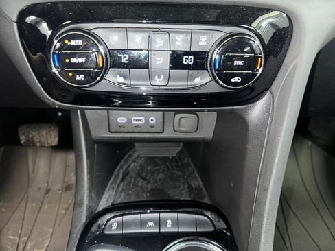 Certified 2023 Buick Encore GX Essence w/ Experience Buick Package image 14