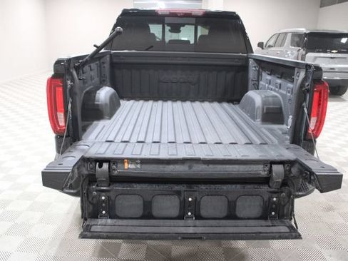 Used 2024 GMC Sierra 1500 AT4 w/ Technology Package AWD/4WD image 14