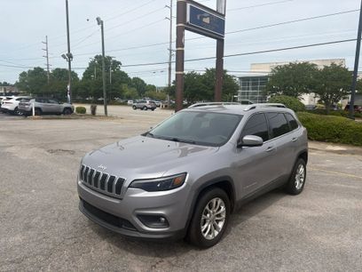 Used 2019 Jeep Cherokee Latitude w/ Popular Appearance Group