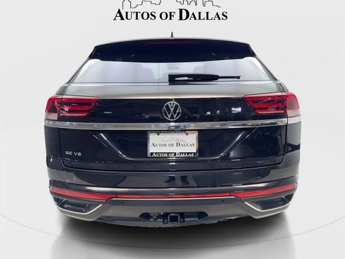 Used 2023 Volkswagen Atlas Cross Sport SE w/ Panoramic Sunroof Package FWD image 7