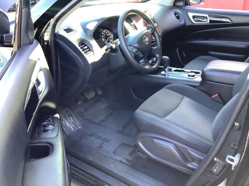 Used 2020 Nissan Pathfinder S image 11