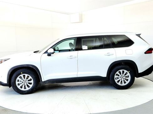 New 2026 Toyota Grand Highlander XLE image 3