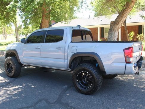 Used 2019 Toyota Tacoma TRD Off-Road AWD/4WD image 48