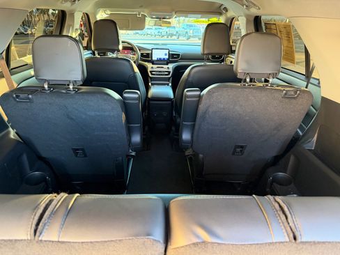 Used 2022 Ford Explorer XLT w/ Equipment Group 202A image 27
