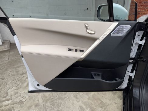 Used 2026 BMW iX xDrive45 image 10