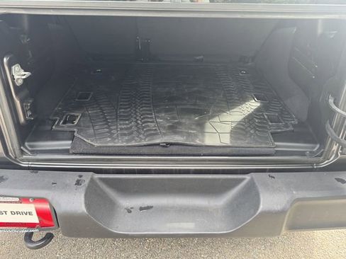 Used 2023 Jeep Wrangler Willys image 18