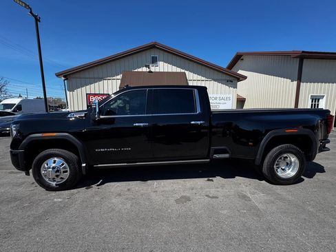 Used 2025 GMC Sierra 3500 Denali AWD/4WD image 2