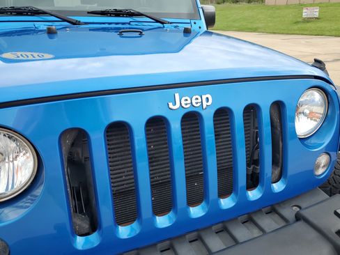 Used 2016 Jeep Wrangler Unlimited Sport w/ Quick Order Package 24S AWD/4WD image 35