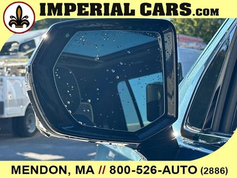 New 2026 Chevrolet Suburban Premier image 8