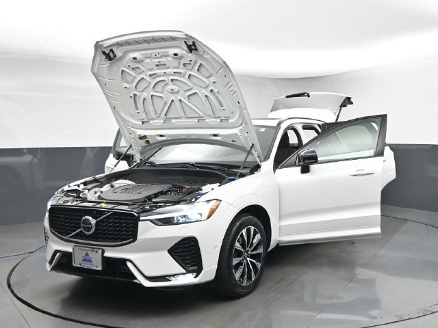 Used 2024 Volvo XC60 B5 Plus w/ Protection Package Premier AWD/4WD image 52