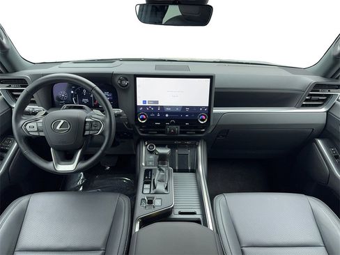 Used 2025 Lexus GX 550 image 16