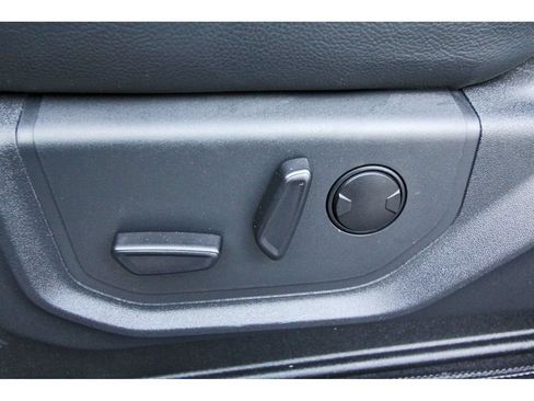 Used 2022 Ford F250 Lariat w/ Black Appearance Package AWD/4WD image 29