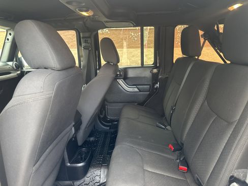 Used 2016 Jeep Wrangler Unlimited Sport w/ Quick Order Package 24S image 9