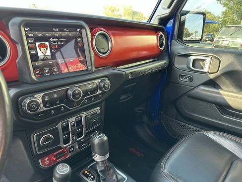 Used 2019 Jeep Wrangler Unlimited Rubicon w/ Dual Top Group image 14