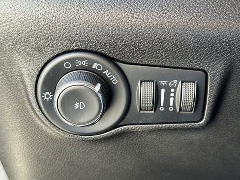 Used 2022 Jeep Compass Trailhawk image 23