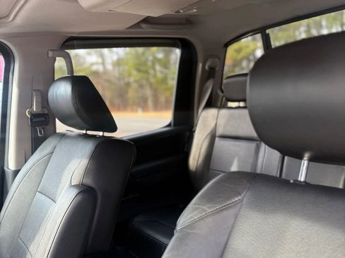 Used 2011 Nissan Titan SL w/ SL Technology Pkg image 32
