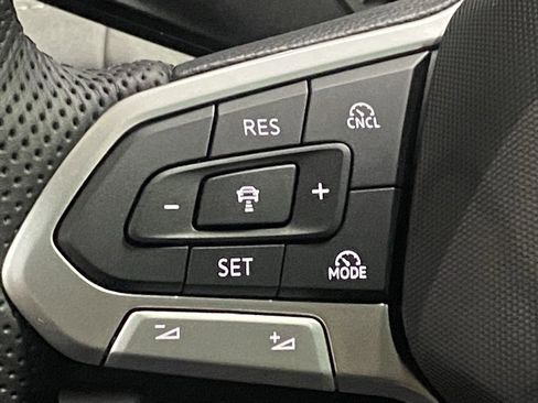 New 2026 Volkswagen Tiguan SE R-Line image 14