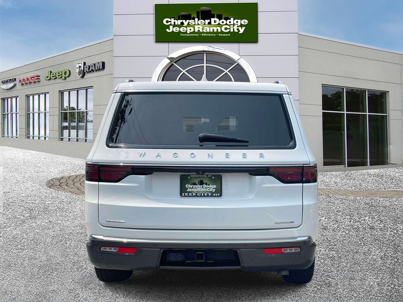 Used 2022 Jeep Wagoneer Series III w/ Premium Group I AWD/4WD image 7
