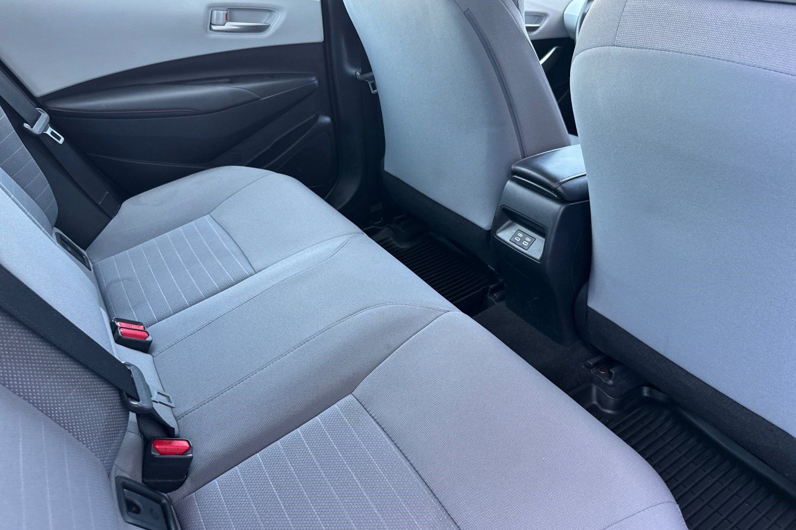Certified 2024 Toyota Corolla SE FWD image 32
